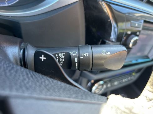 Used 2015 Toyota Corolla L image 28