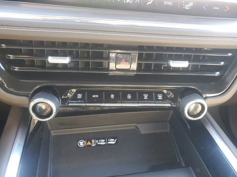 Used 2025 Chevrolet Tahoe LT image 27