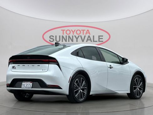 Used 2026 Toyota Prius XLE image 3