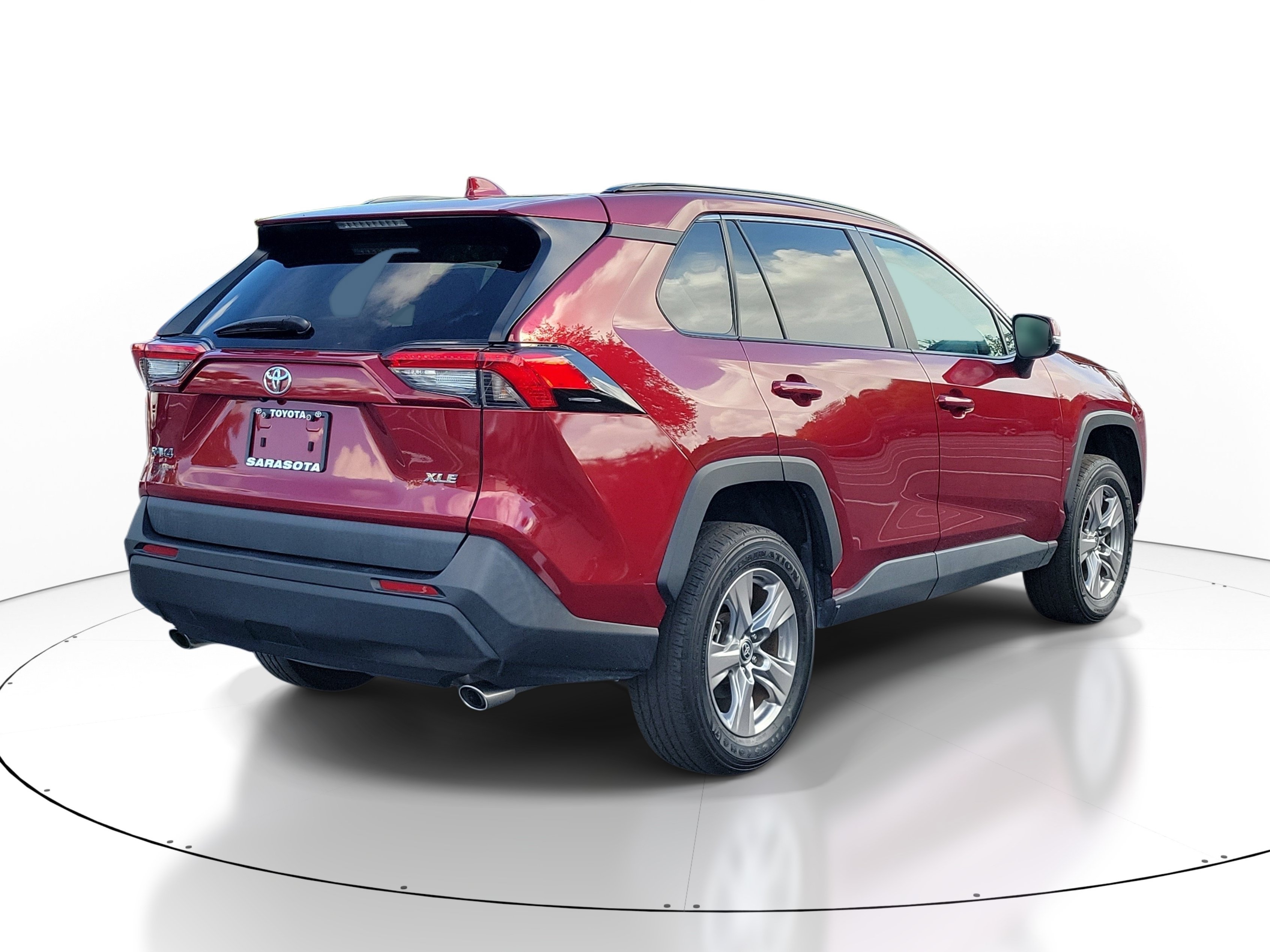 Used 2023 Toyota RAV4 XLE w/ Convenience Package FWD image 6