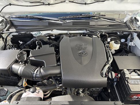 Used 2023 Toyota Tacoma SR5 w/ Black Out Package (TMS) image 8