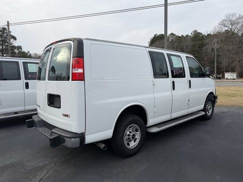 Used 2024 GMC Savana 2500 w/ Driver Convenience Package image 4