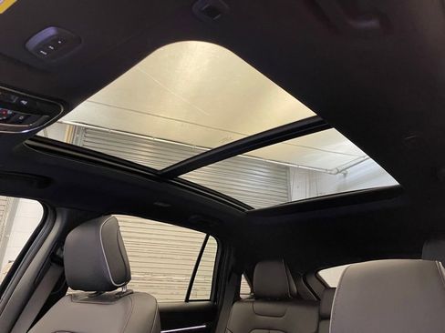 New 2025 Jeep Wagoneer S Limited image 16