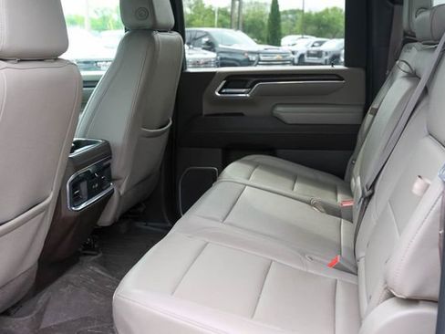 Used 2024 GMC Sierra 2500 SLT w/ SLT Convenience Package AWD/4WD image 15