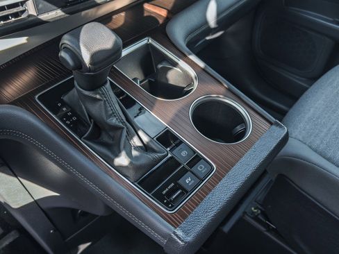 Used 2024 Toyota Sienna LE image 37