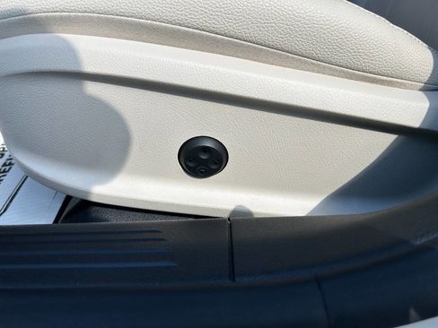 Used 2025 Mercedes-Benz CLA 250 4MATIC w/ Winter Package image 35