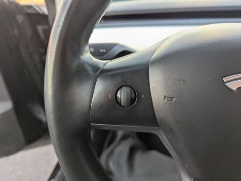 Used 2018 Tesla Model 3 image 17