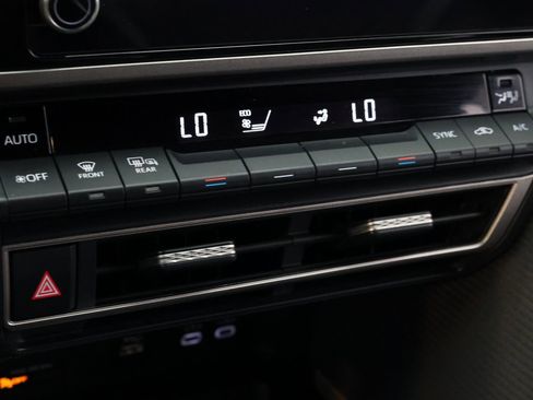 Used 2025 Toyota Camry SE image 21