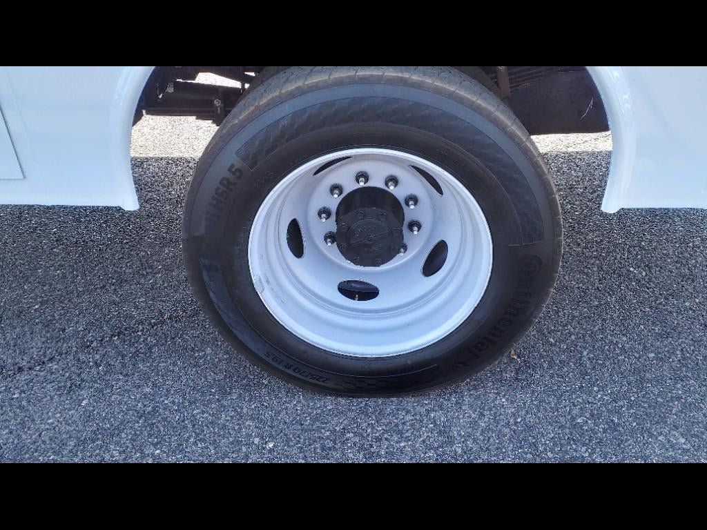 New 2024 Ford F550 2WD Regular Cab Super Duty image 7