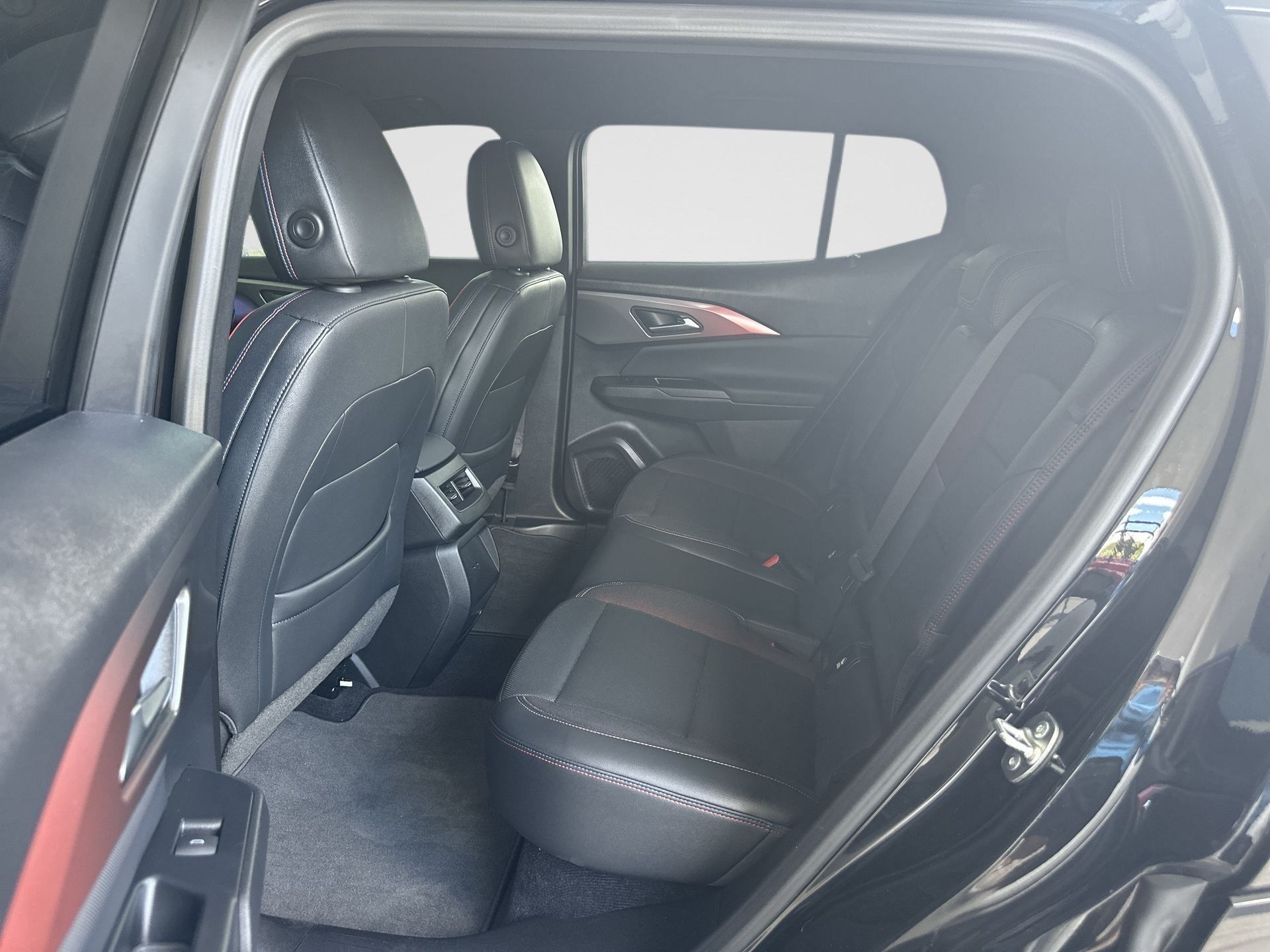 Certified 2024 Chevrolet Equinox EV RS FWD image 24