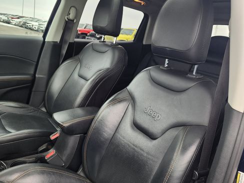 Used 2017 Jeep Compass Limited image 12