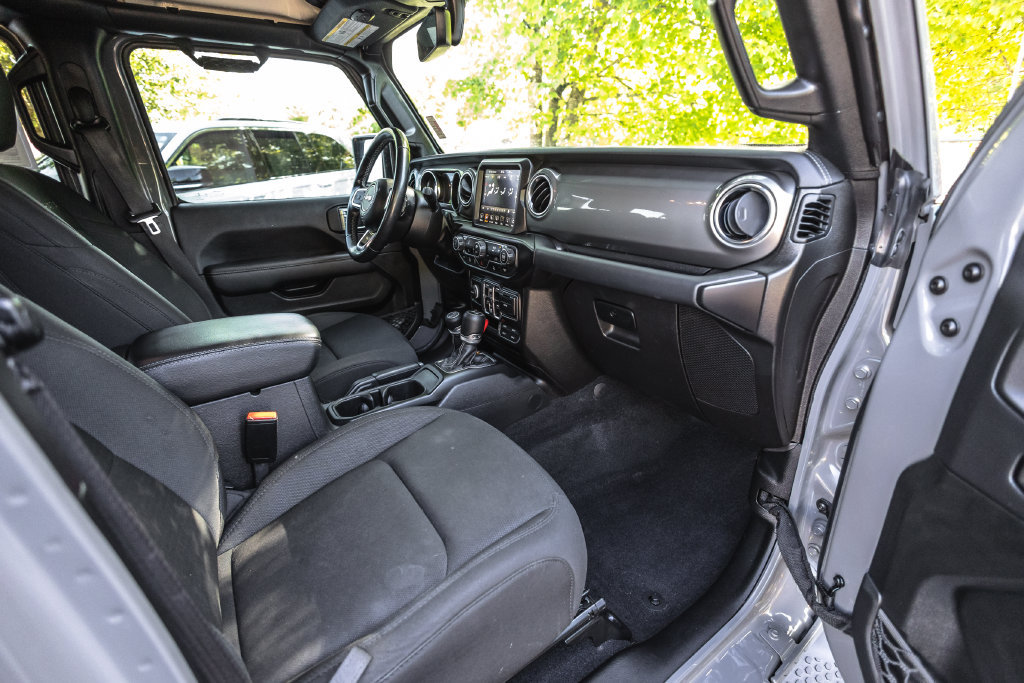 Used 2021 Jeep Wrangler Unlimited Sahara AWD/4WD image 24