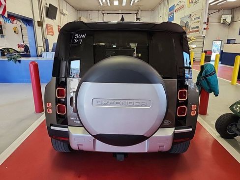 Used 2020 Land Rover Defender 110 S image 11