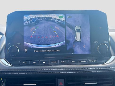 Used 2021 Nissan Rogue Platinum image 15