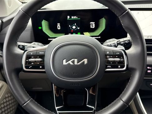 Certified 2025 Kia Carnival EX image 30