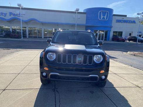 Used 2023 Jeep Renegade Latitude AWD/4WD image 3