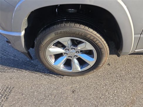Used 2022 RAM 1500 Limited w/ Body Color Bumper Group image 10