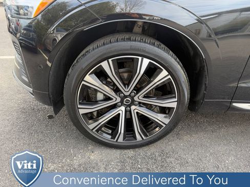 Certified 2023 Volvo XC60 B5 Ultimate w/ Climate Package image 12