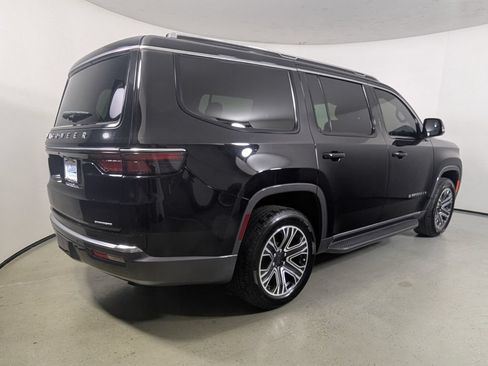 Used 2022 Jeep Wagoneer Series III w/ Flexible Seating Group RWD image 8