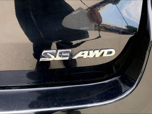 Used 2018 Toyota Highlander SE AWD/4WD image 10