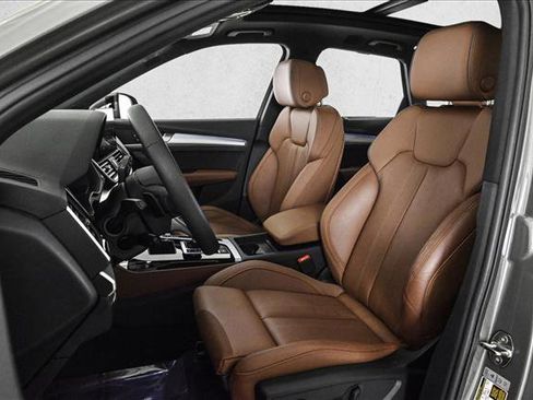 Used 2025 Audi Q5 Prestige w/ Prestige Package image 17