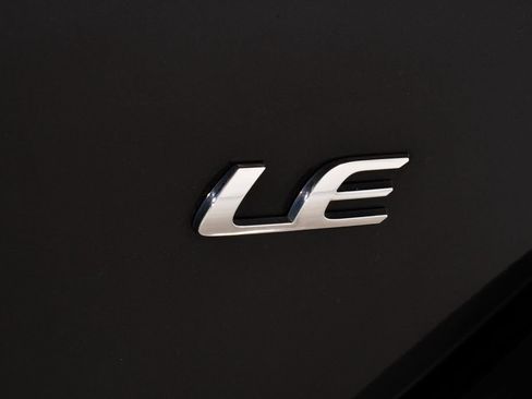 Used 2016 Toyota Corolla LE FWD image 22
