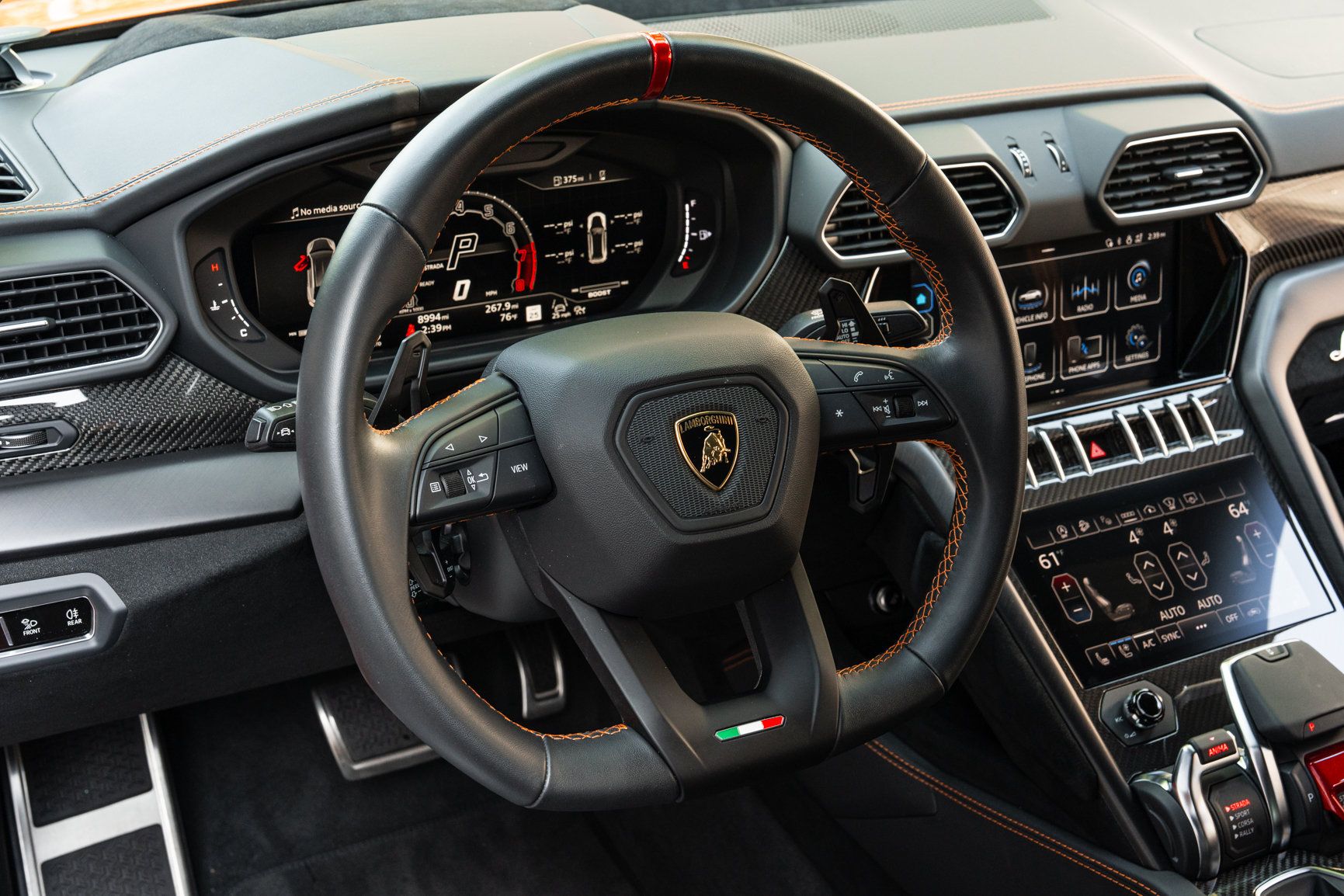Used 2024 Lamborghini Urus Performante AWD/4WD image 42