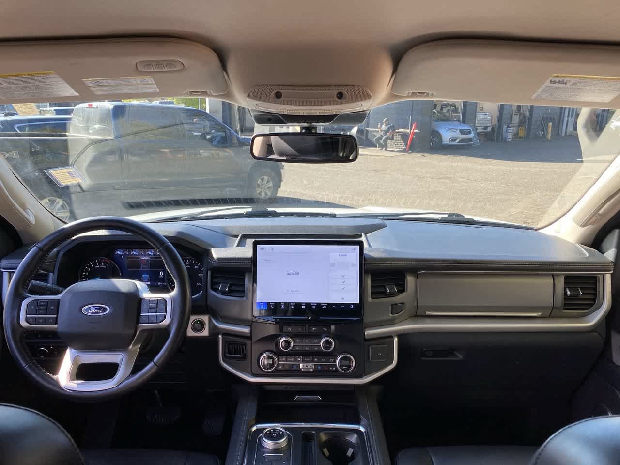 Used 2024 Ford Expedition XLT AWD/4WD image 11