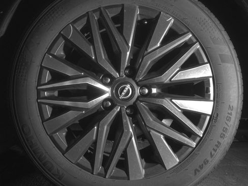 Used 2025 Nissan Altima 2.5 SV FWD image 14