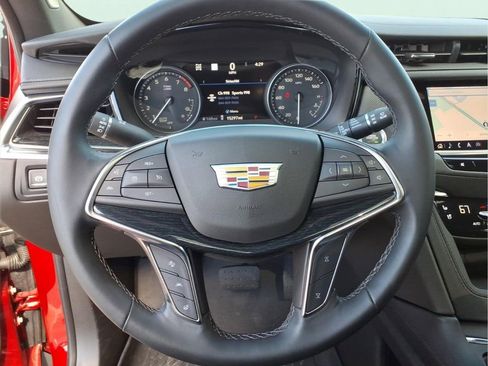 Used 2025 Cadillac XT5 Premium Luxury w/ Technology Package AWD/4WD image 19