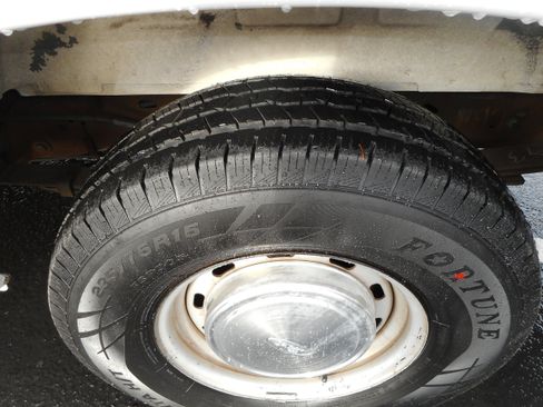 Used 1998 Ford E-150 and Econoline 150 image 11