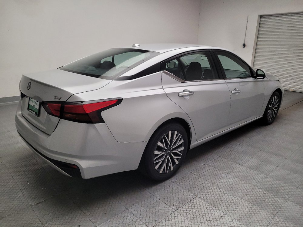 Used 2023 Nissan Altima 2.5 SV FWD image 9