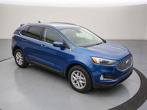 Certified 2023 Ford Edge SEL w/ Convenience Package AWD/4WD image 2