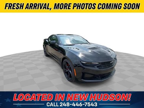 Used 2023 Chevrolet Camaro LT w/ Technology Package RWD image 4