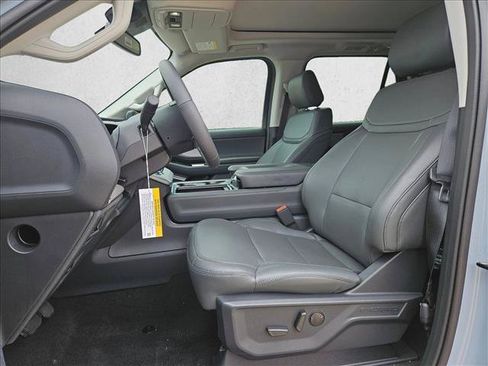 New 2026 Ford Expedition Active RWD image 4