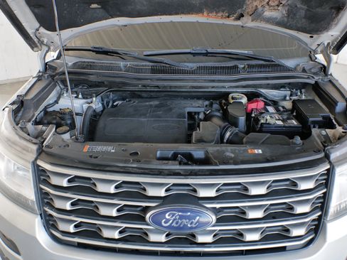 Used 2017 Ford Explorer XLT w/ Equipment Group 202A image 30