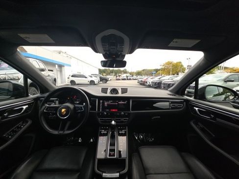 Used 2022 Porsche Macan image 13