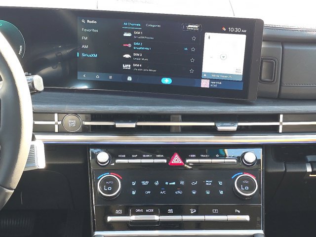 Certified 2025 Hyundai Santa Fe Limited AWD/4WD image 18