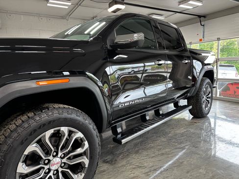 Used 2023 GMC Canyon Denali AWD/4WD image 5