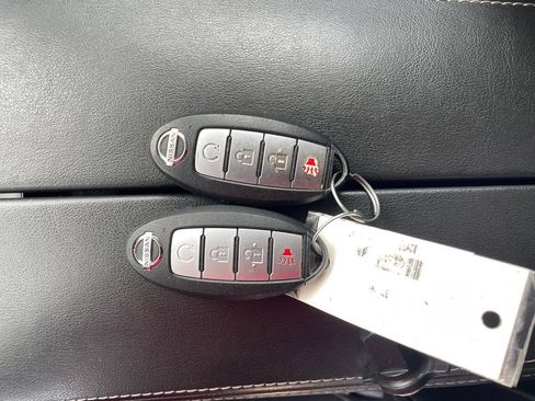 Certified 2021 Nissan Rogue SV FWD image 29