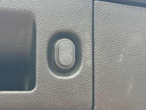 Used 2019 GMC Yukon XL Denali AWD/4WD image 12