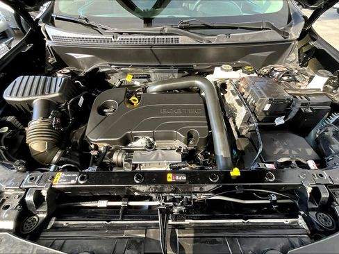 Used 2024 Chevrolet Equinox Premier image 30