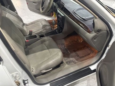 Used 2002 Chevrolet Malibu LS w/ Preferred Equipment Group 1 image 31