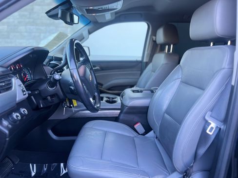 Used 2019 Chevrolet Suburban LT AWD/4WD image 12