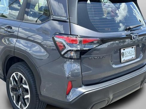 Used 2025 Subaru Forester AWD/4WD image 38