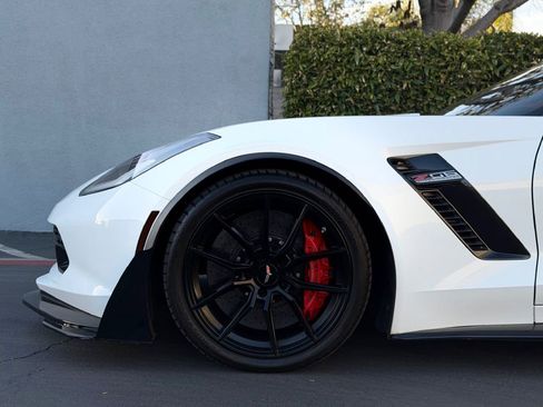 Used 2015 Chevrolet Corvette Z06 w/ Z07 Performance Package image 19