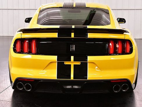 Used 2016 Ford Mustang Shelby GT350 w/ Track Package image 6