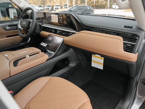 Certified 2026 INFINITI QX80 Luxe w/ Cargo Package AWD/4WD image 38