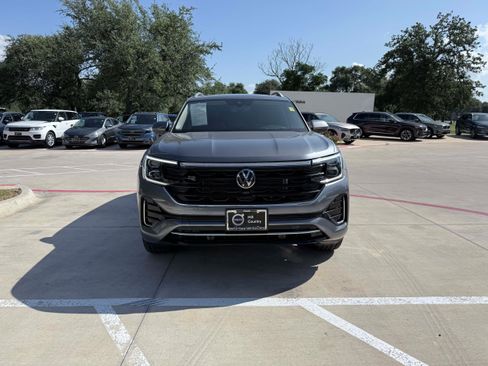 Used 2024 Volkswagen Atlas SEL Premium R-Line AWD/4WD image 8