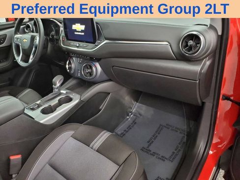 Used 2025 Chevrolet Blazer LT FWD image 12